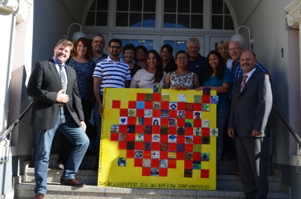 160902_BMI_uebergab_Integrationskunstwerk-Foto