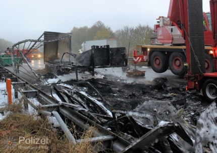 pol-ppwp-vorlaeufige-bilanz-nach-lkw-brand