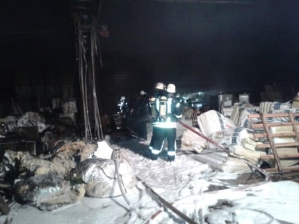 fw-se-feuer-in-lagerhalle-in-boostedt