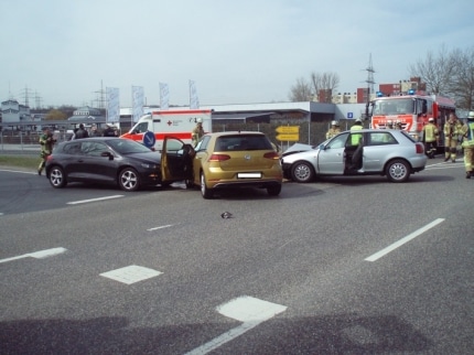 pol-pdko-verkehrsunfall-mit-verletzten-personen