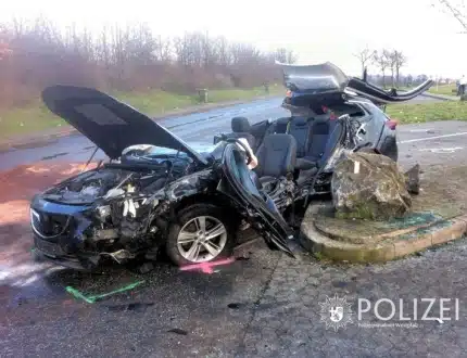 pol-ppwp-auf-parkplatz-t-dlich-verletzt