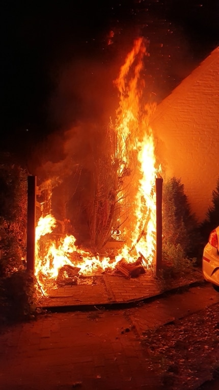 Feuer an einem Wohngebäude180420