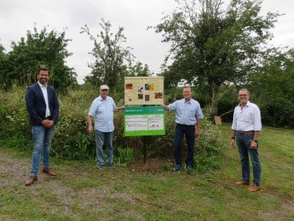 Übergabe der Förderung_Bienenzuchtverein